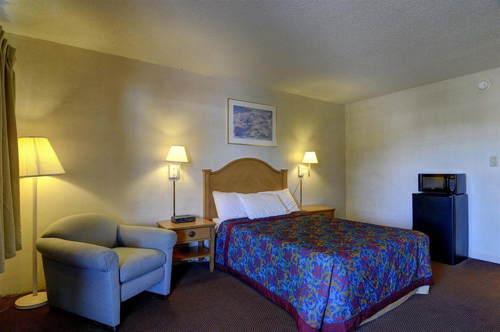Fairbridge Inn Express - バーリントン 部屋 写真