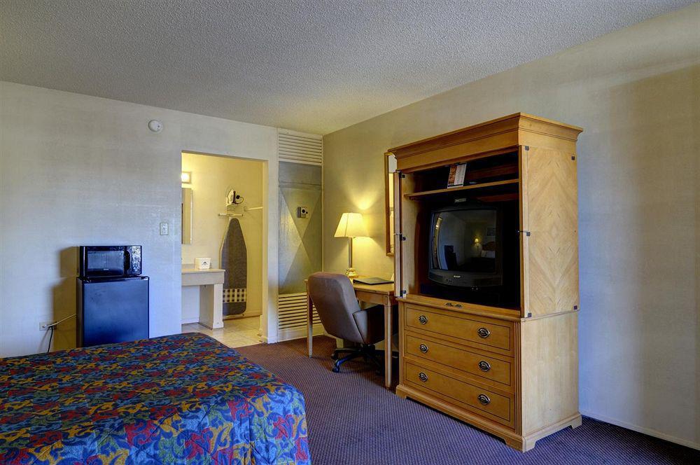 Fairbridge Inn Express - バーリントン 部屋 写真